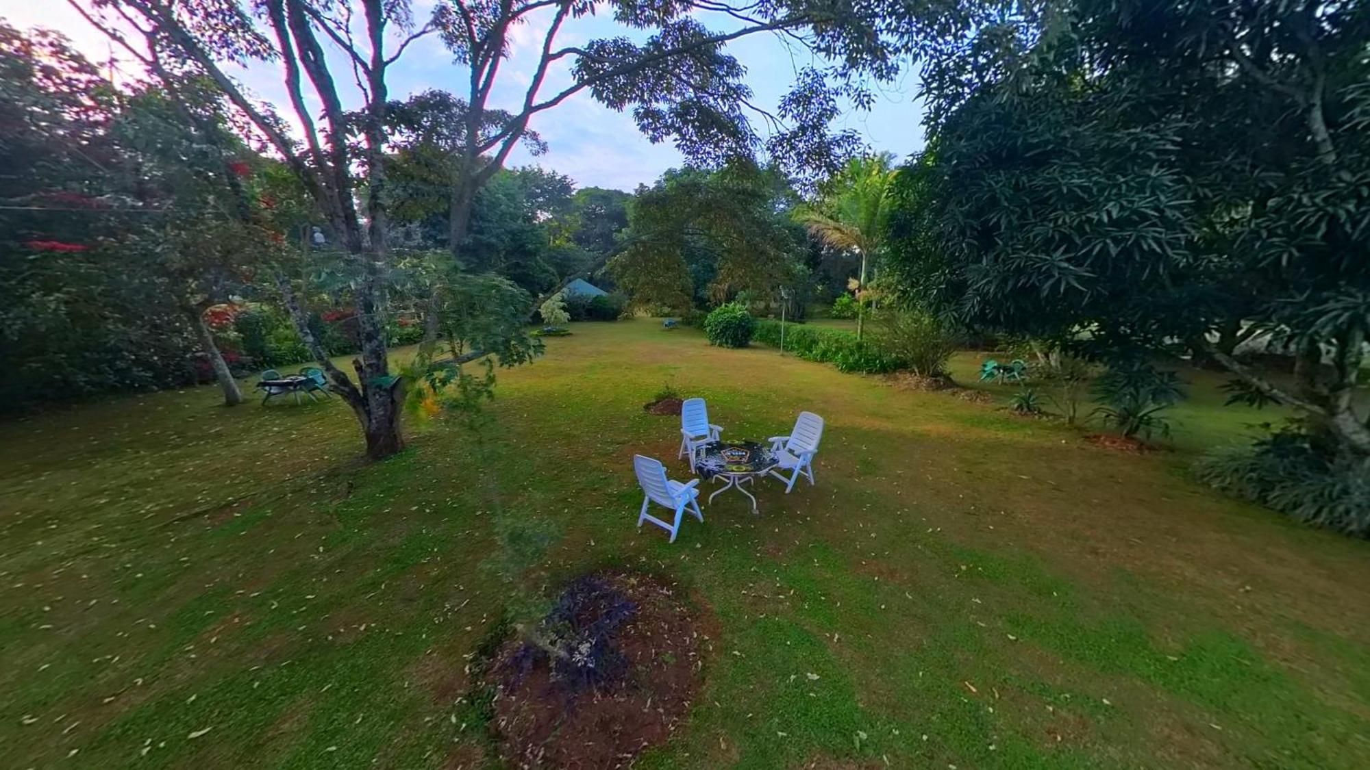 Отель Philo Leisure Gardens Kalangala Экстерьер фото