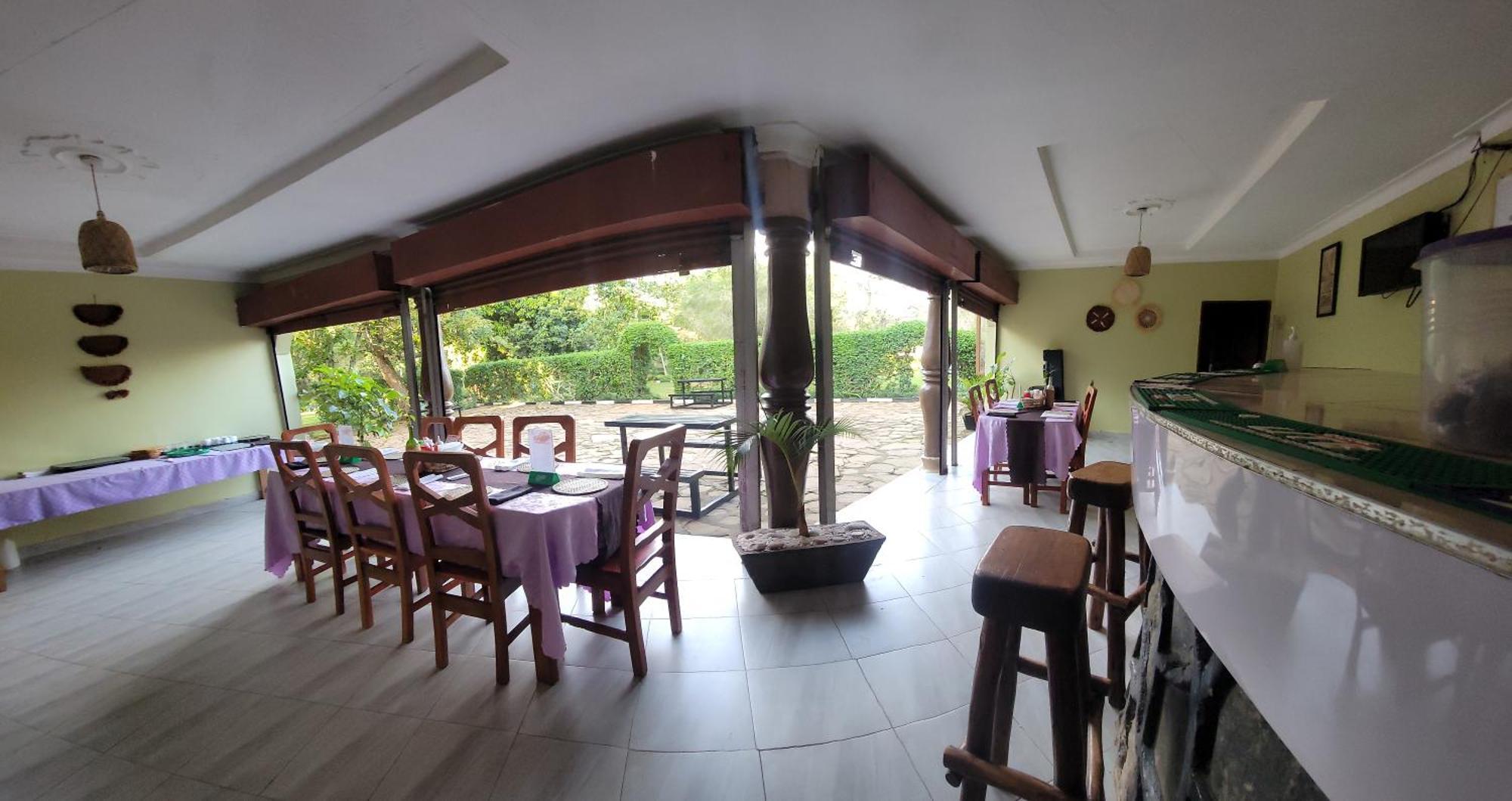Отель Philo Leisure Gardens Kalangala Экстерьер фото