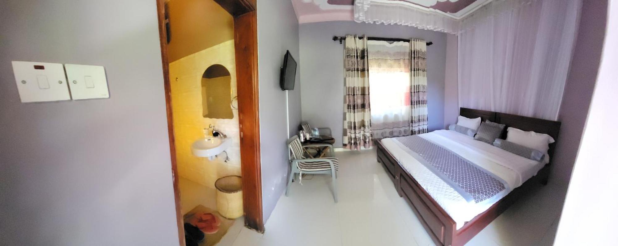 Отель Philo Leisure Gardens Kalangala Экстерьер фото